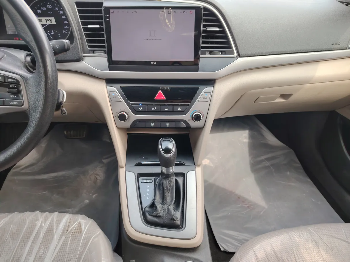 Car image 19