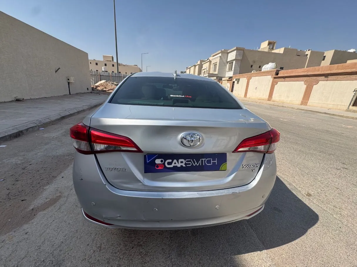 Car image 6