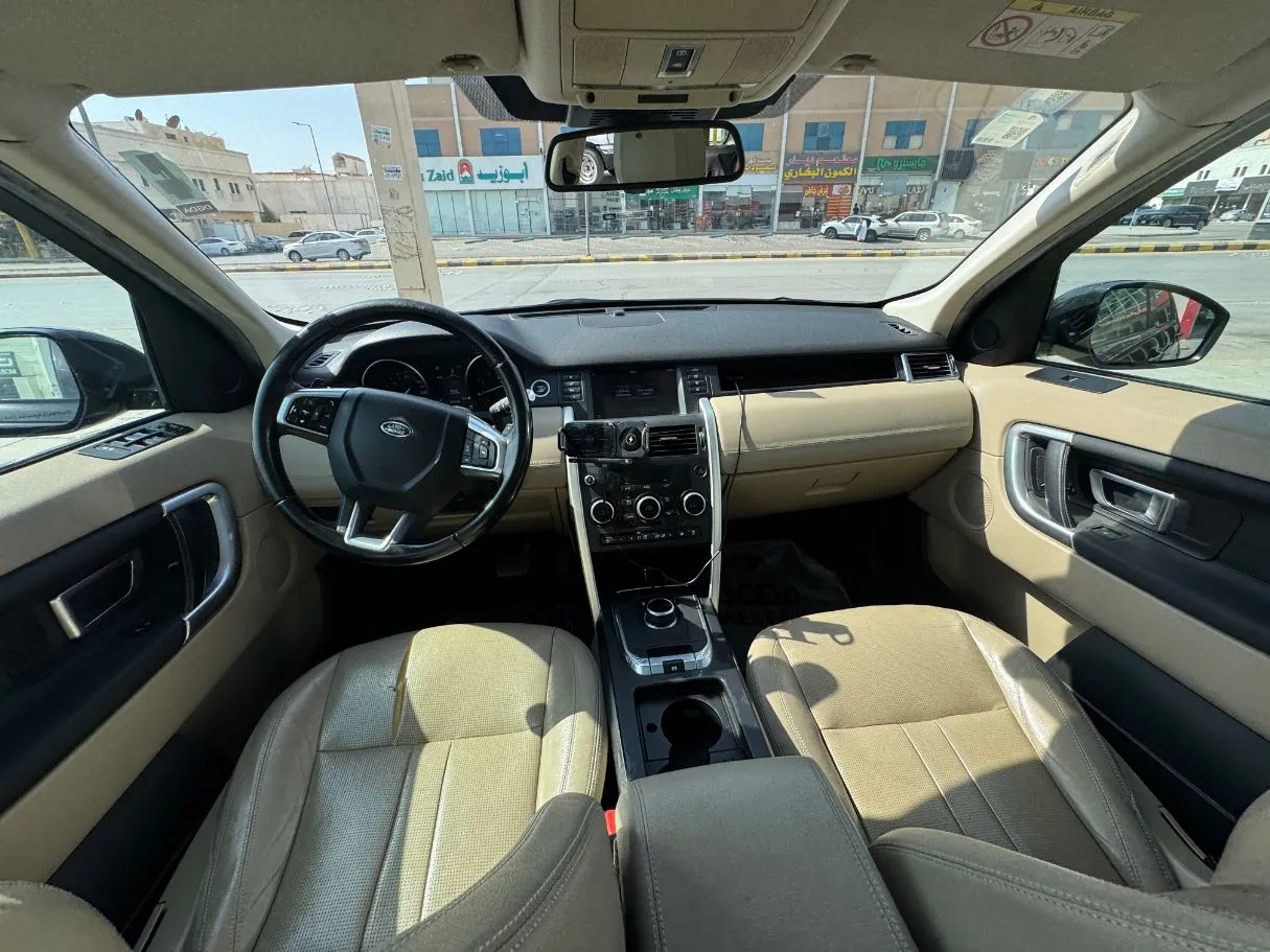 Car image 15