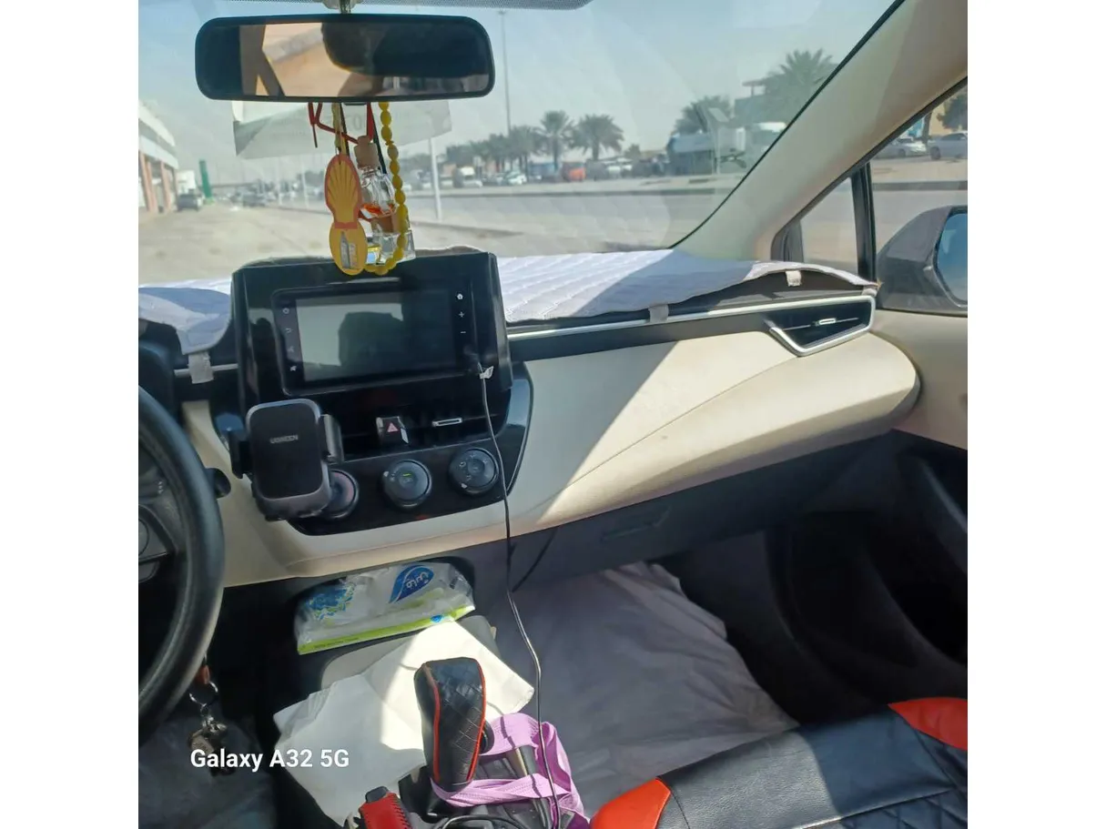 Car image 17