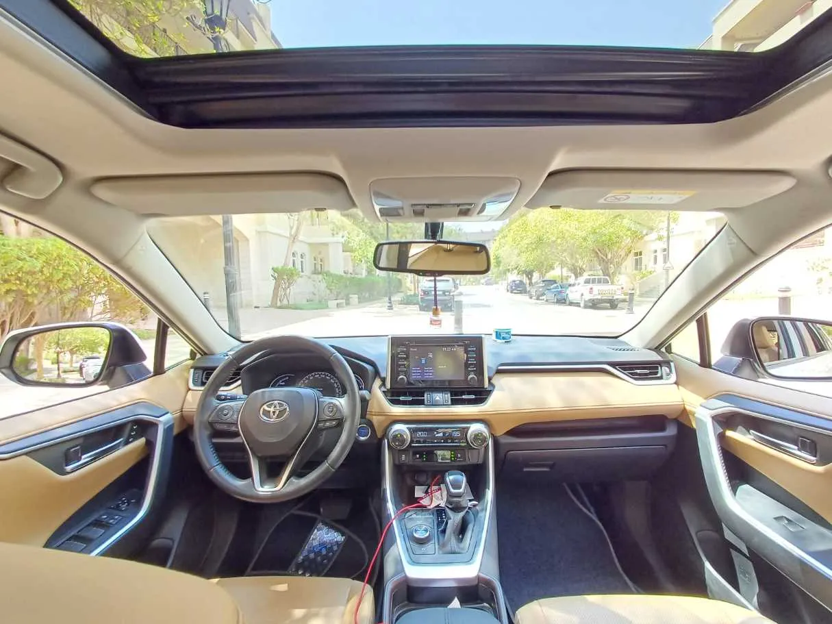 Car image 14