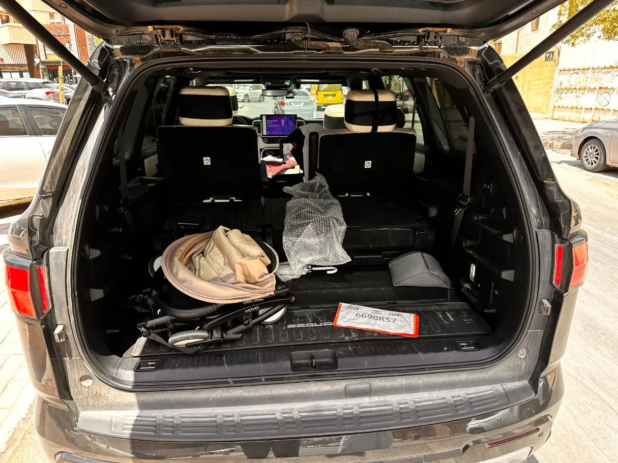 Car image 26