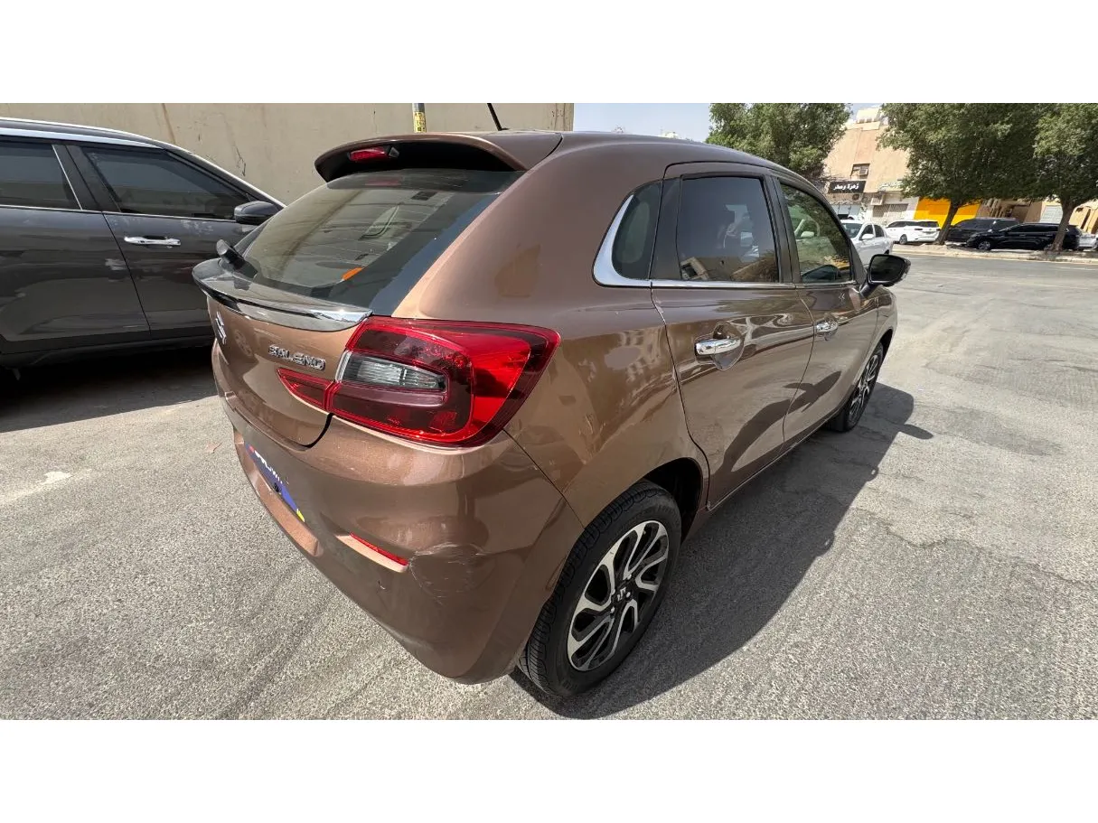 Car image 5