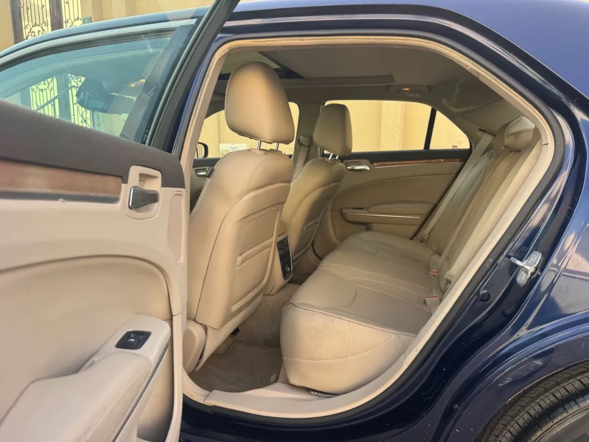 Car image 13
