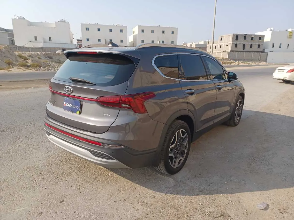 Car image 5
