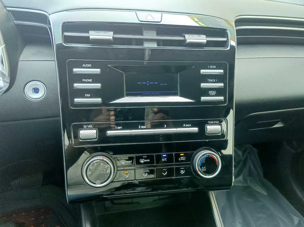Car image 23