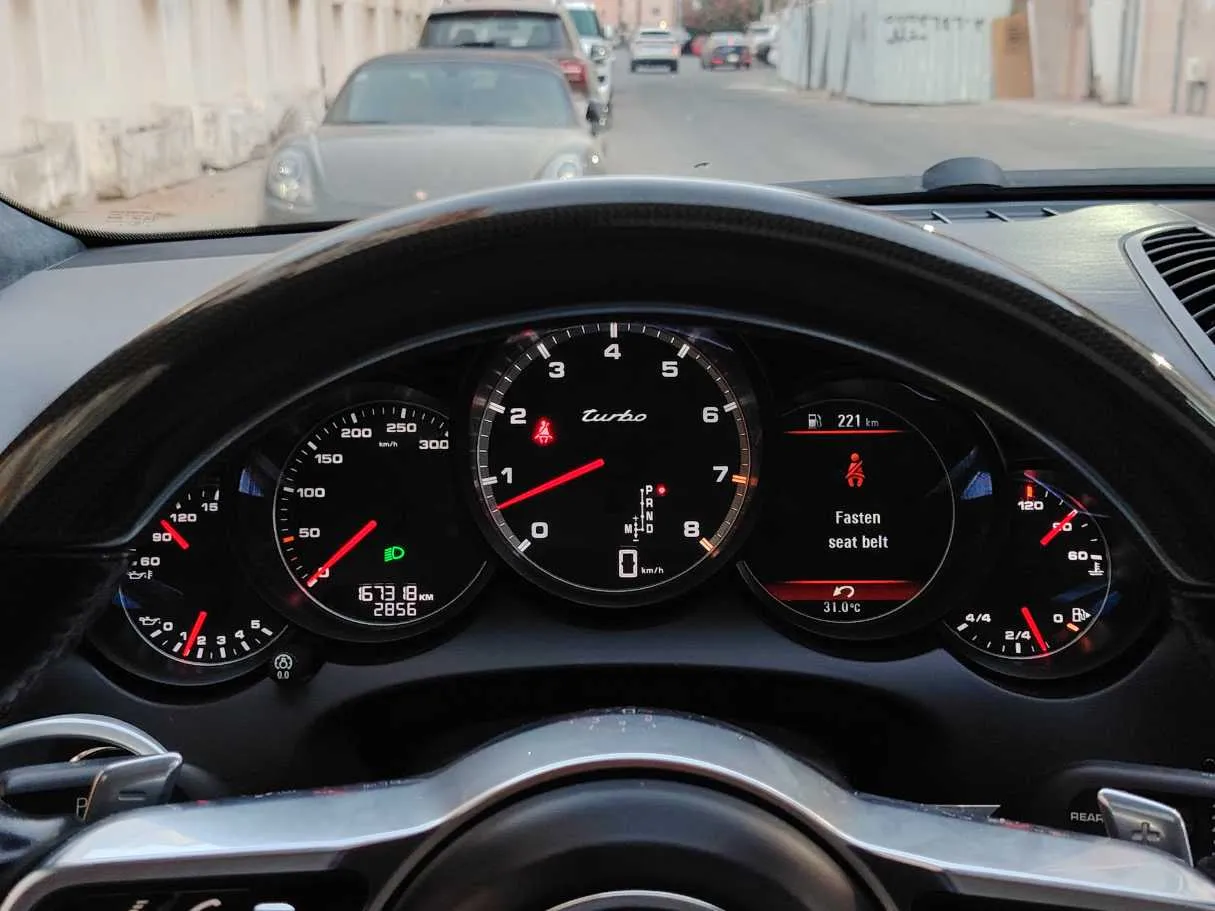 Car image 28