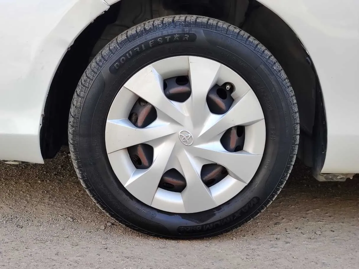 Car image 10