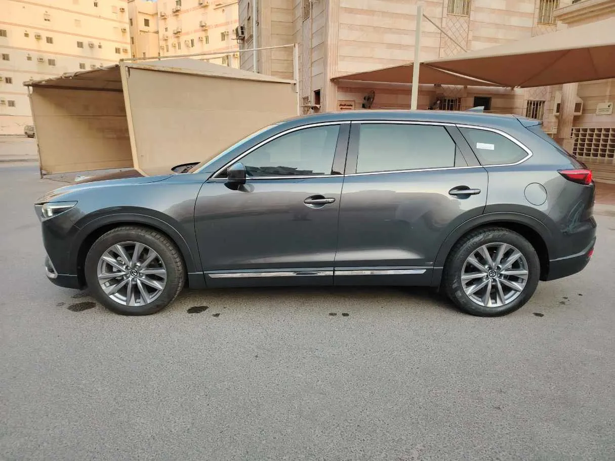 Car image 8