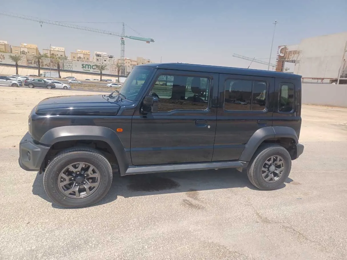 Car image 8