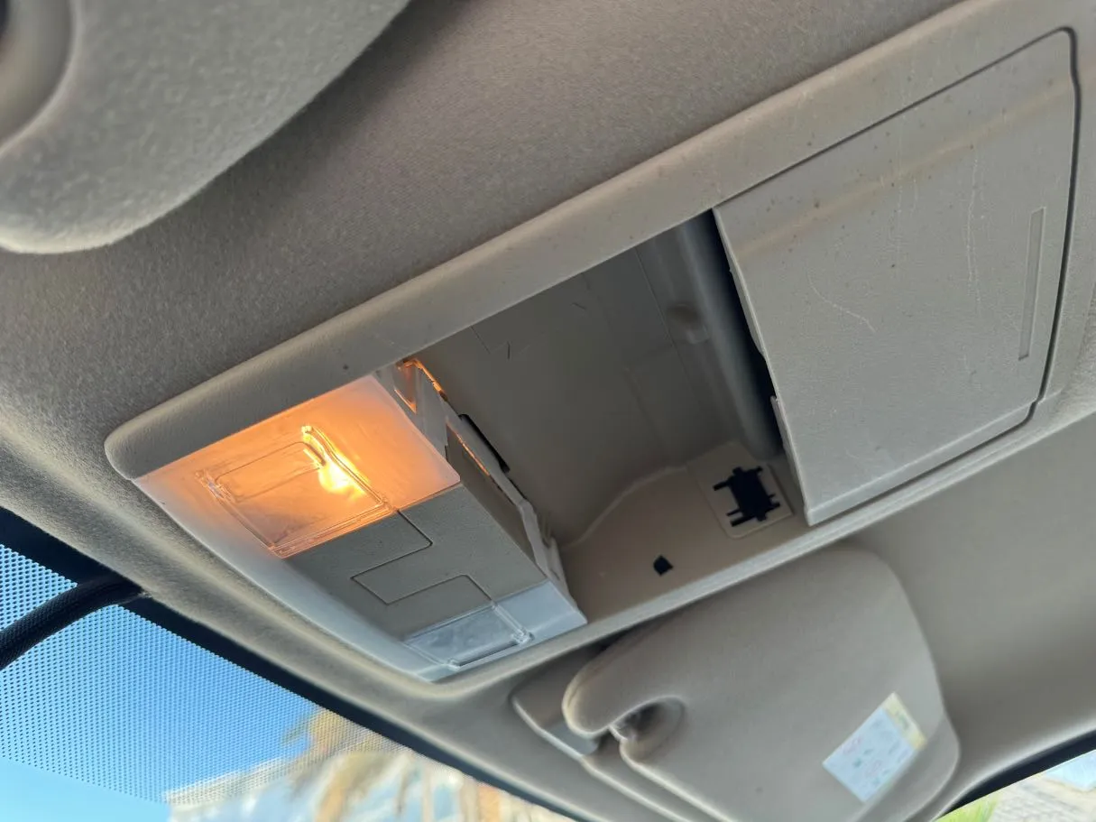 Car image 25