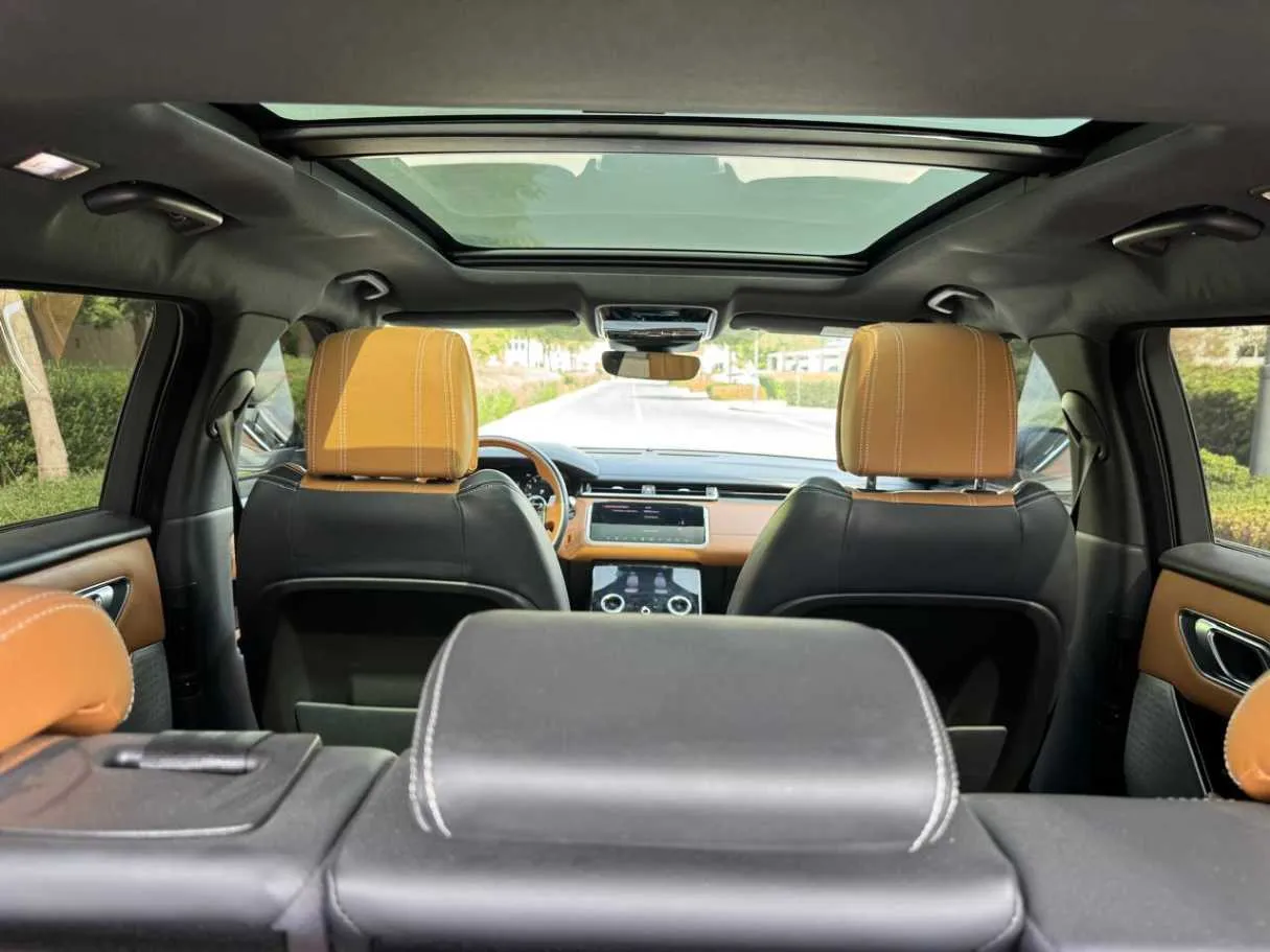 Car image 20