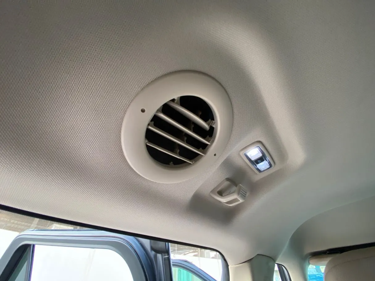 Car image 29