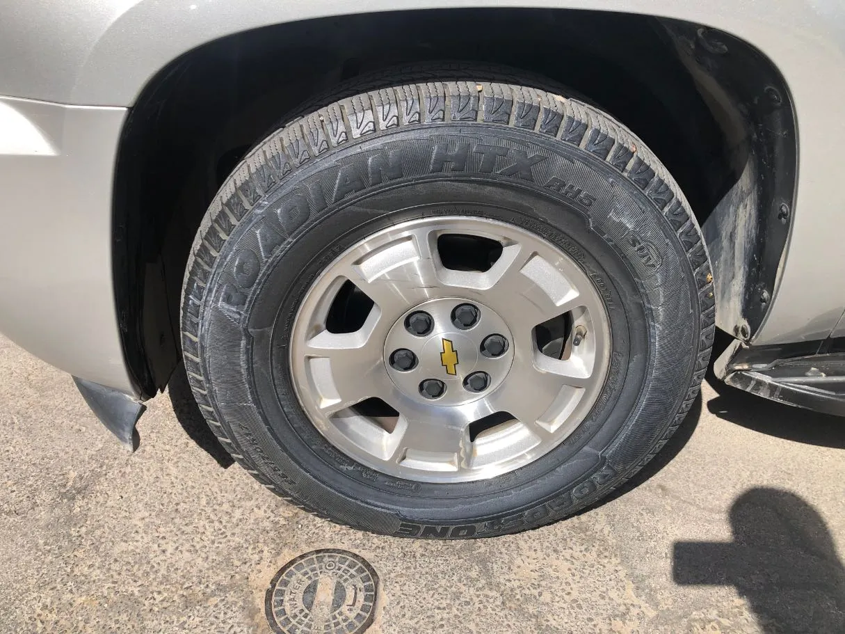 Car image 10