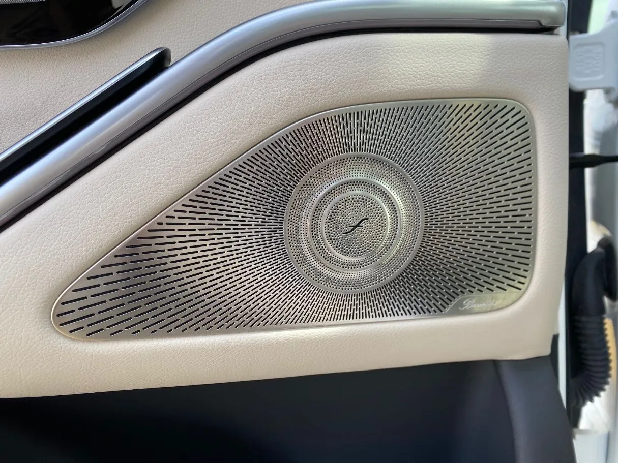 Car image 34