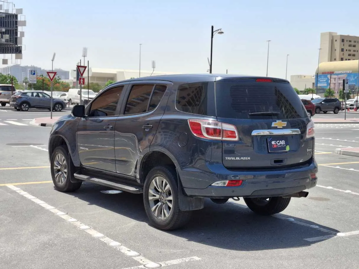 Car image 7