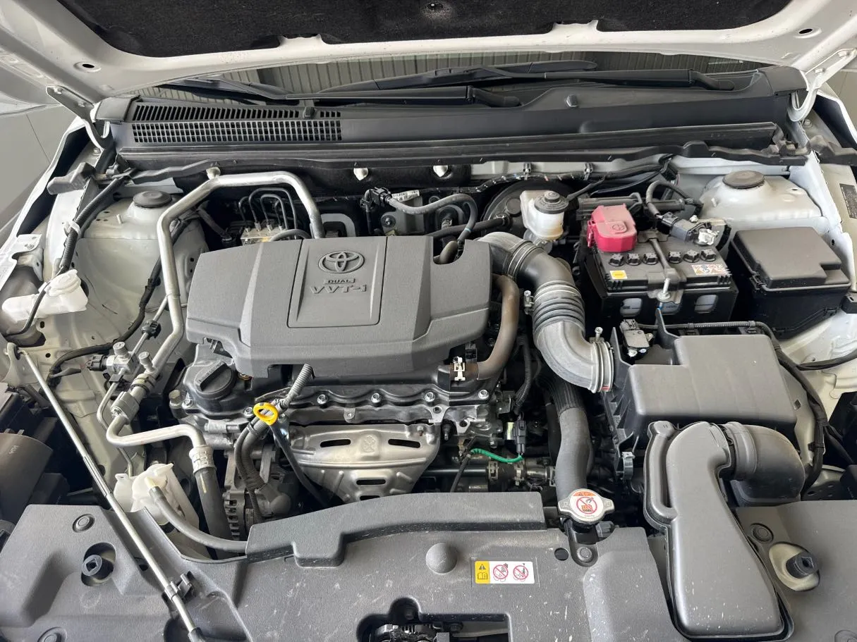 Car image 19