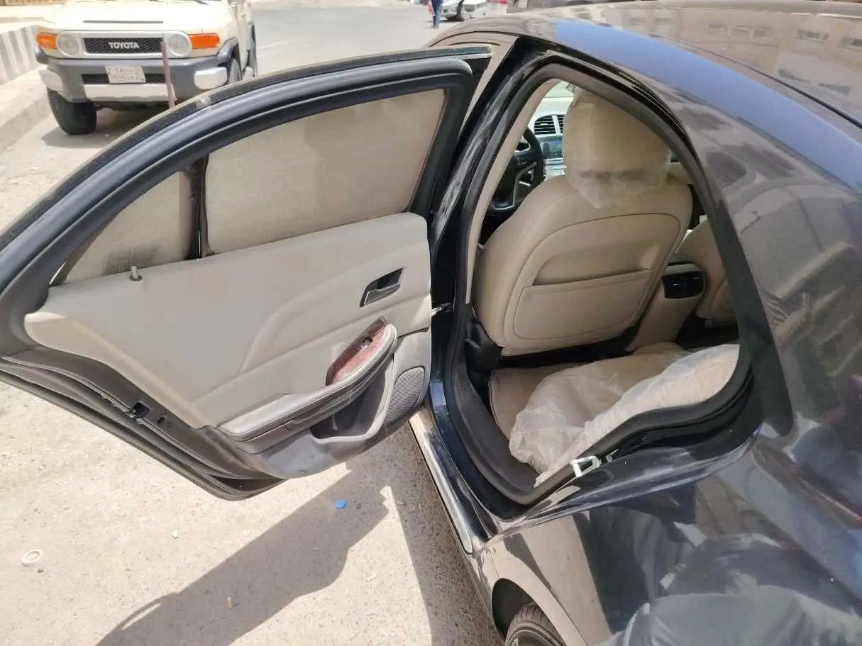 Car image 13
