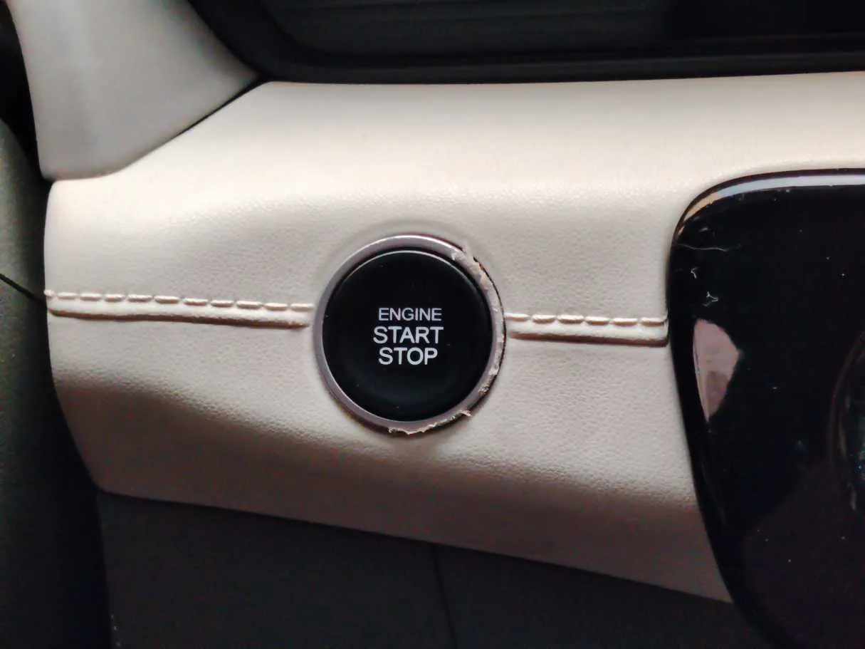 Car image 28