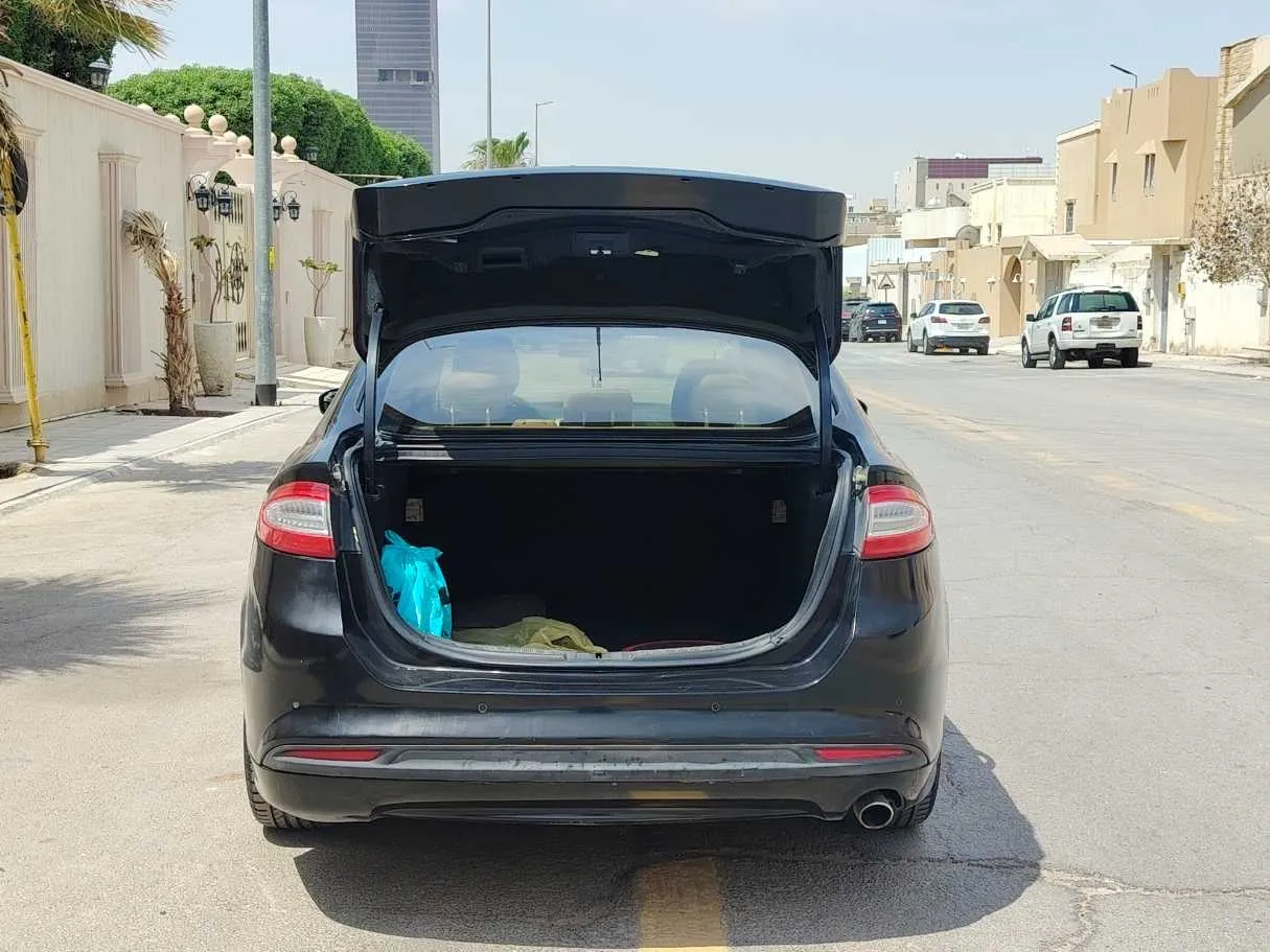 Car image 23