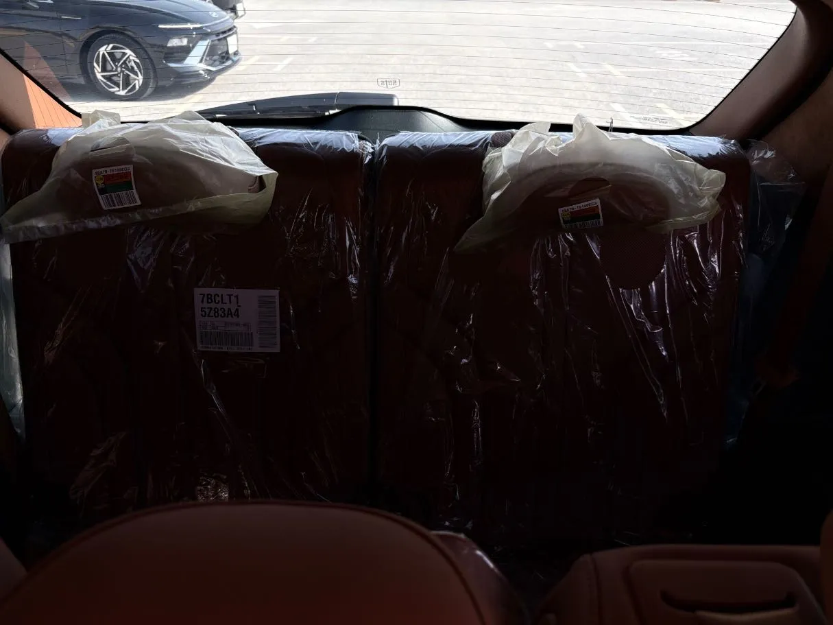 Car image 34