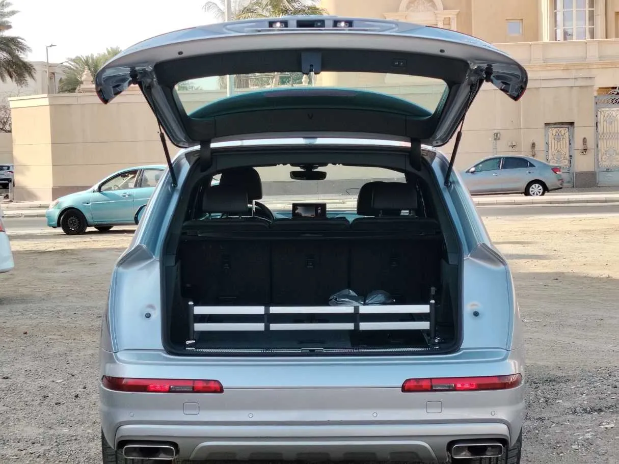 Car image 29