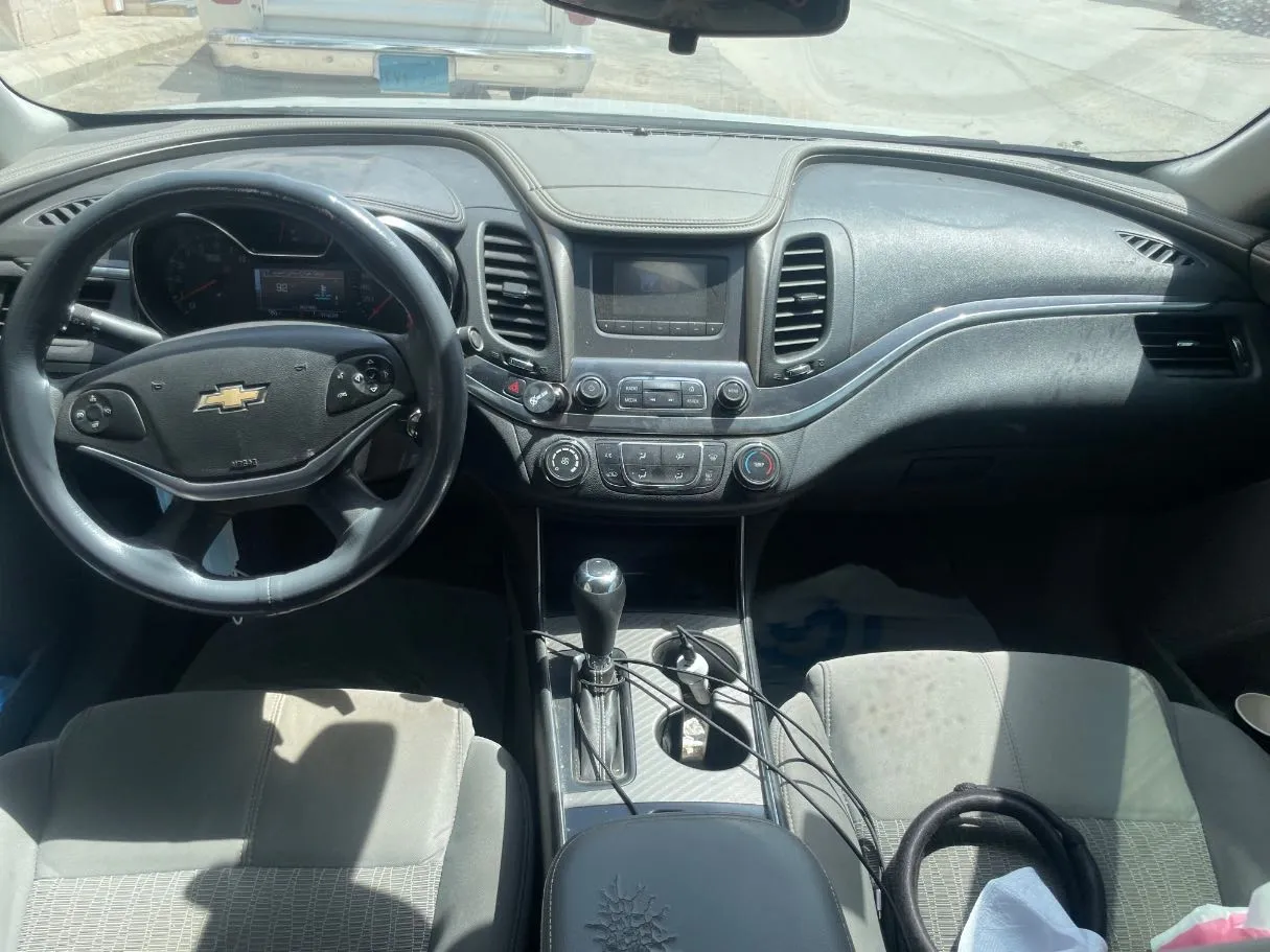 Car image 17