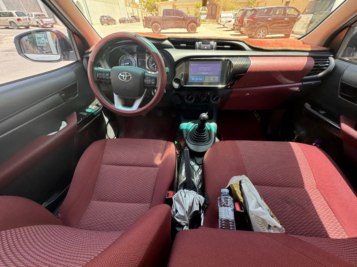 Car image 16