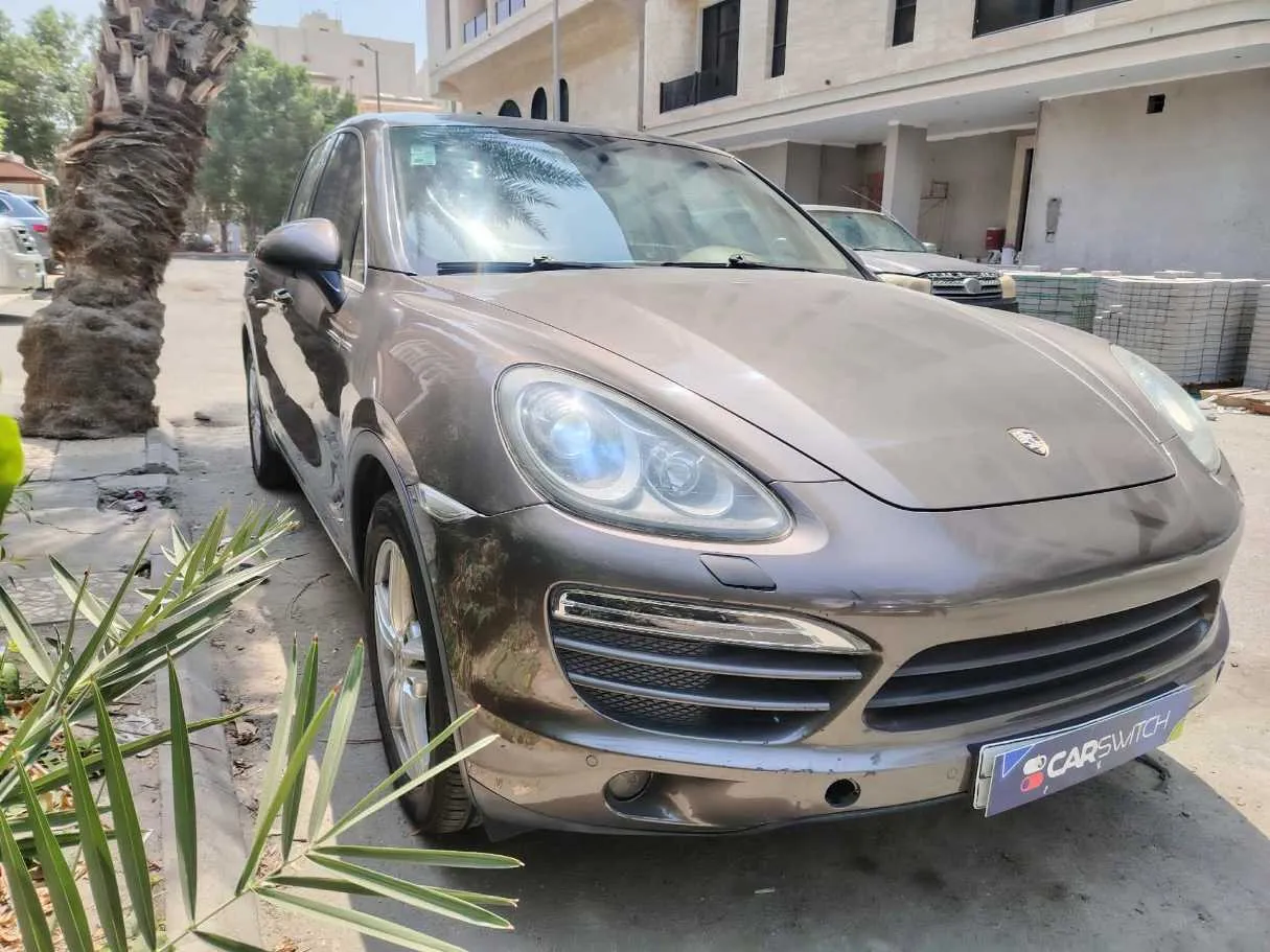 Car image 3