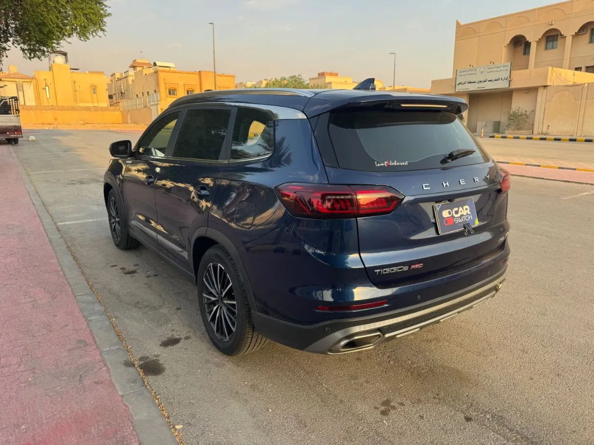 Car image 7