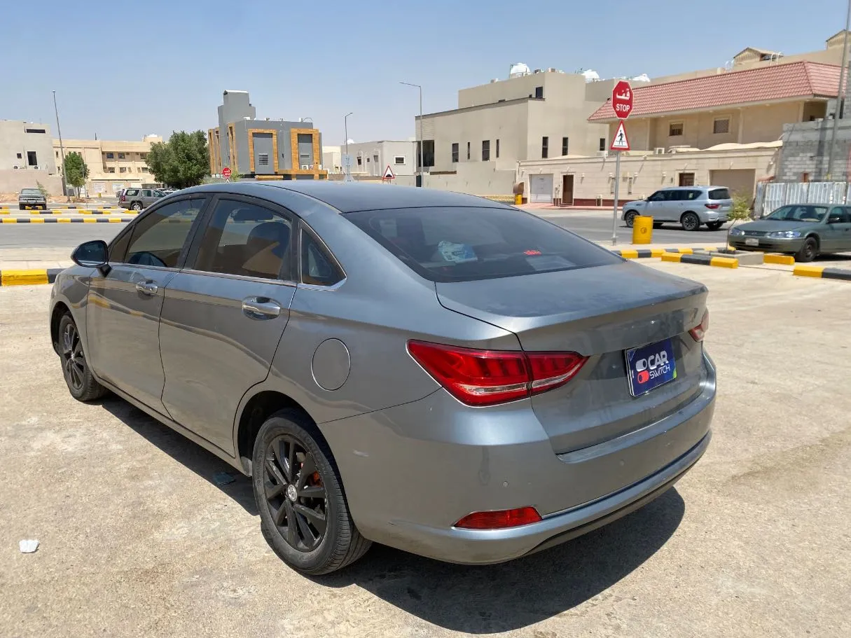 Car image 7
