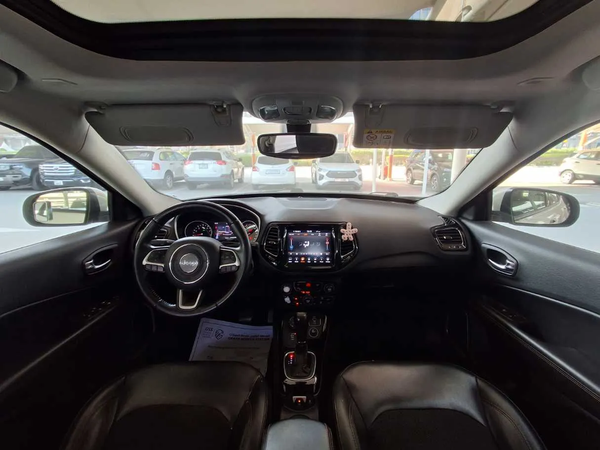 Car image 18