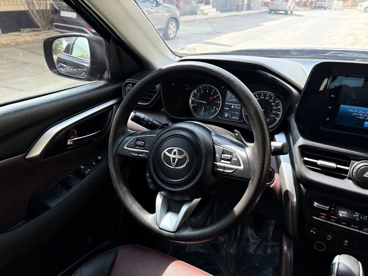Car image 21
