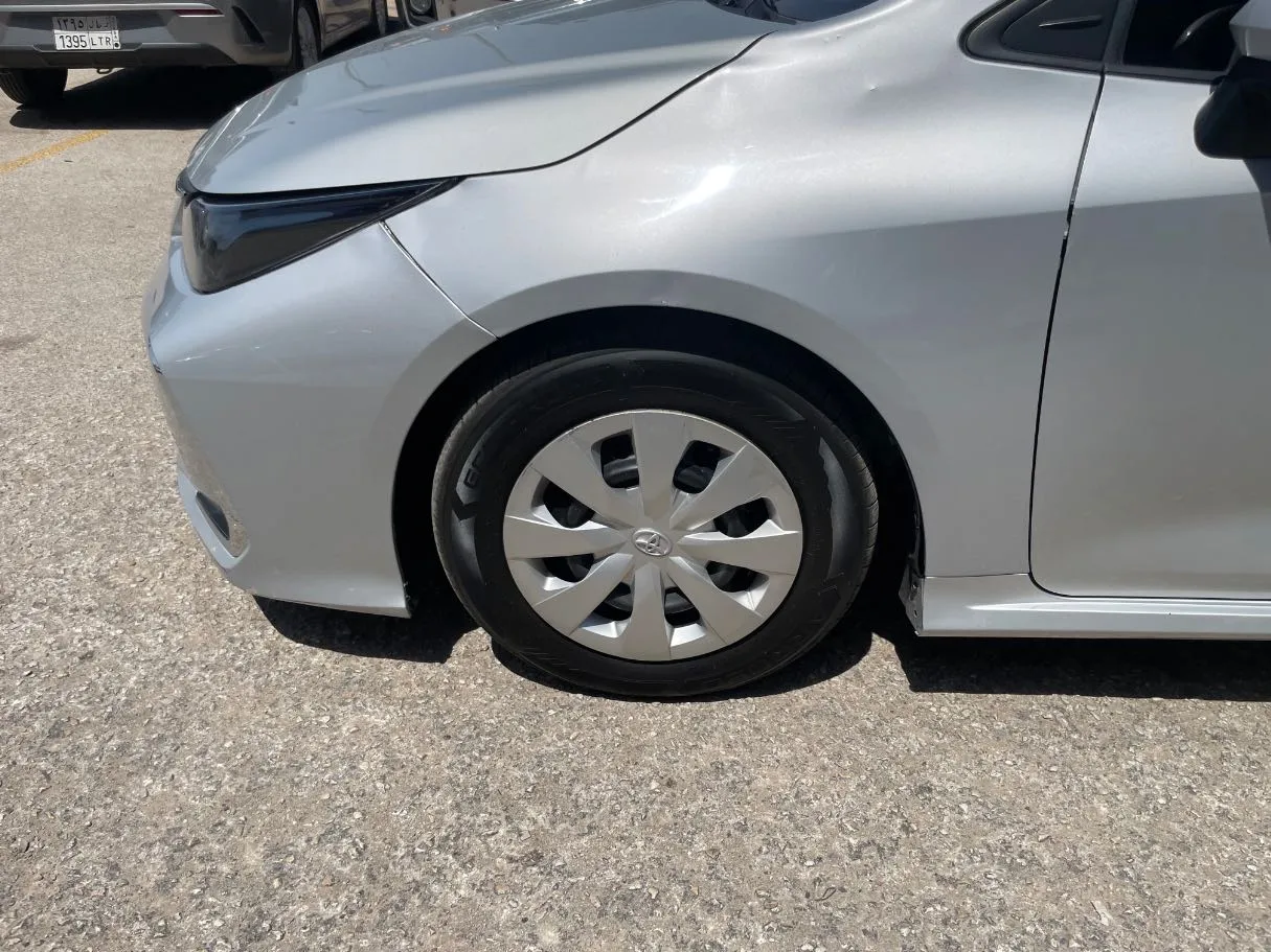 Car image 9