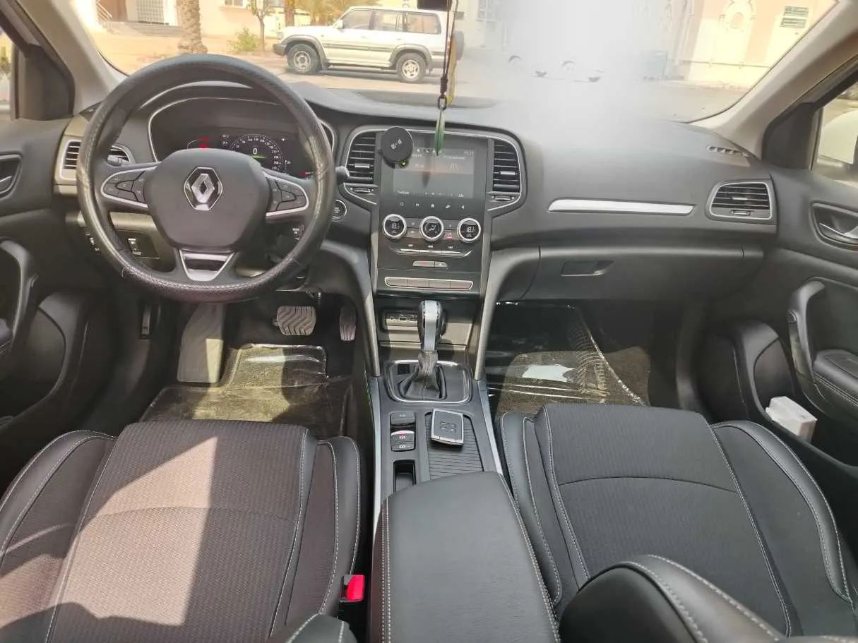Car image 22