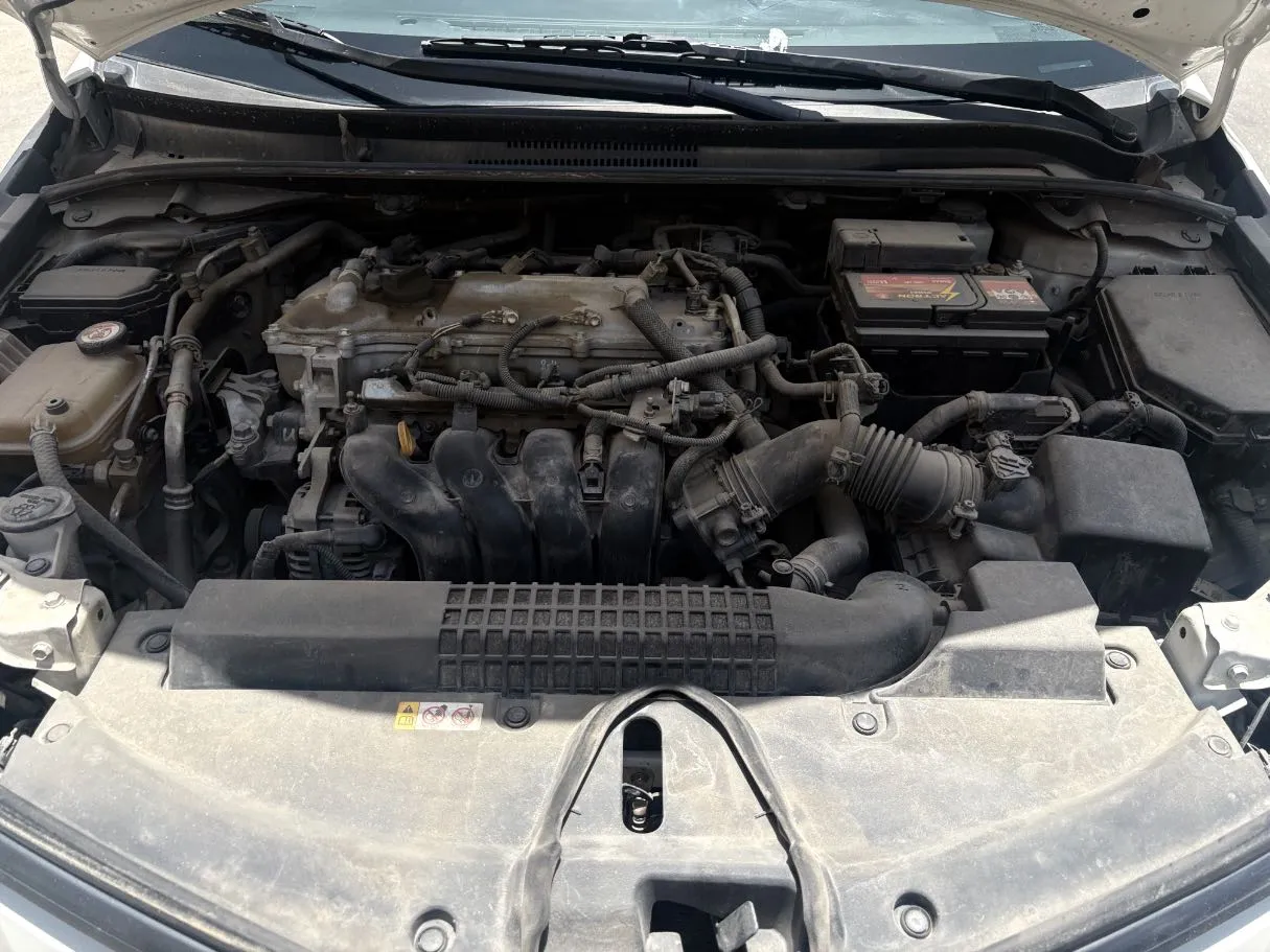 Car image 14