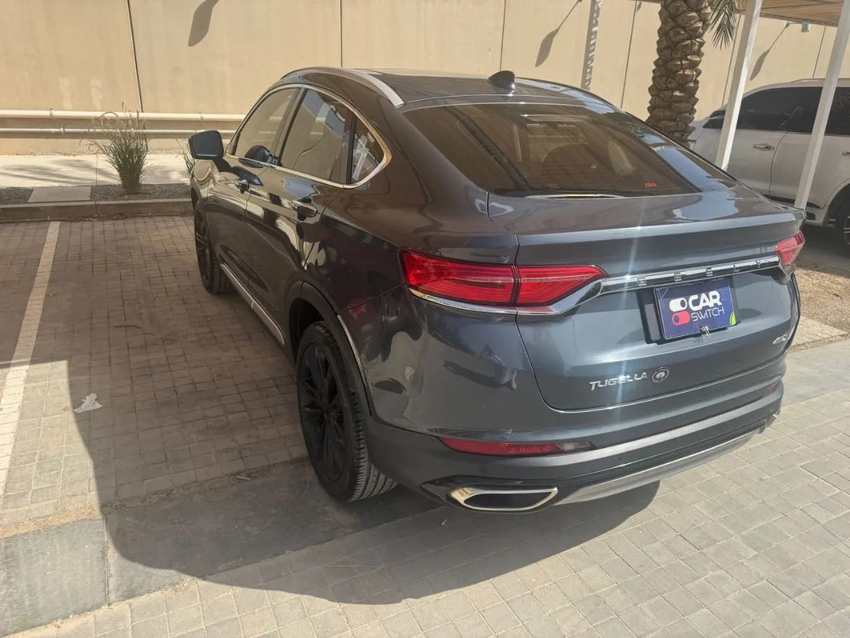 Car image 7