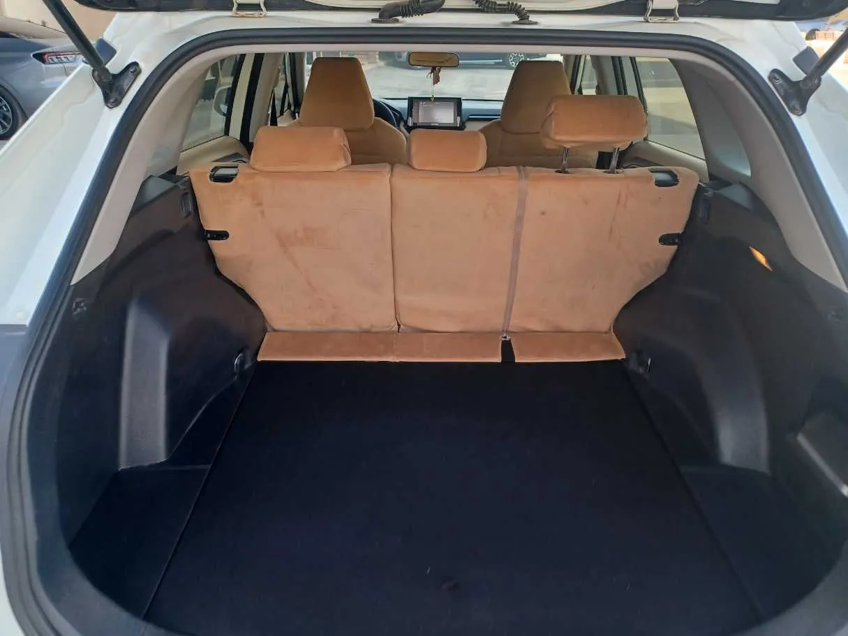 Car image 21