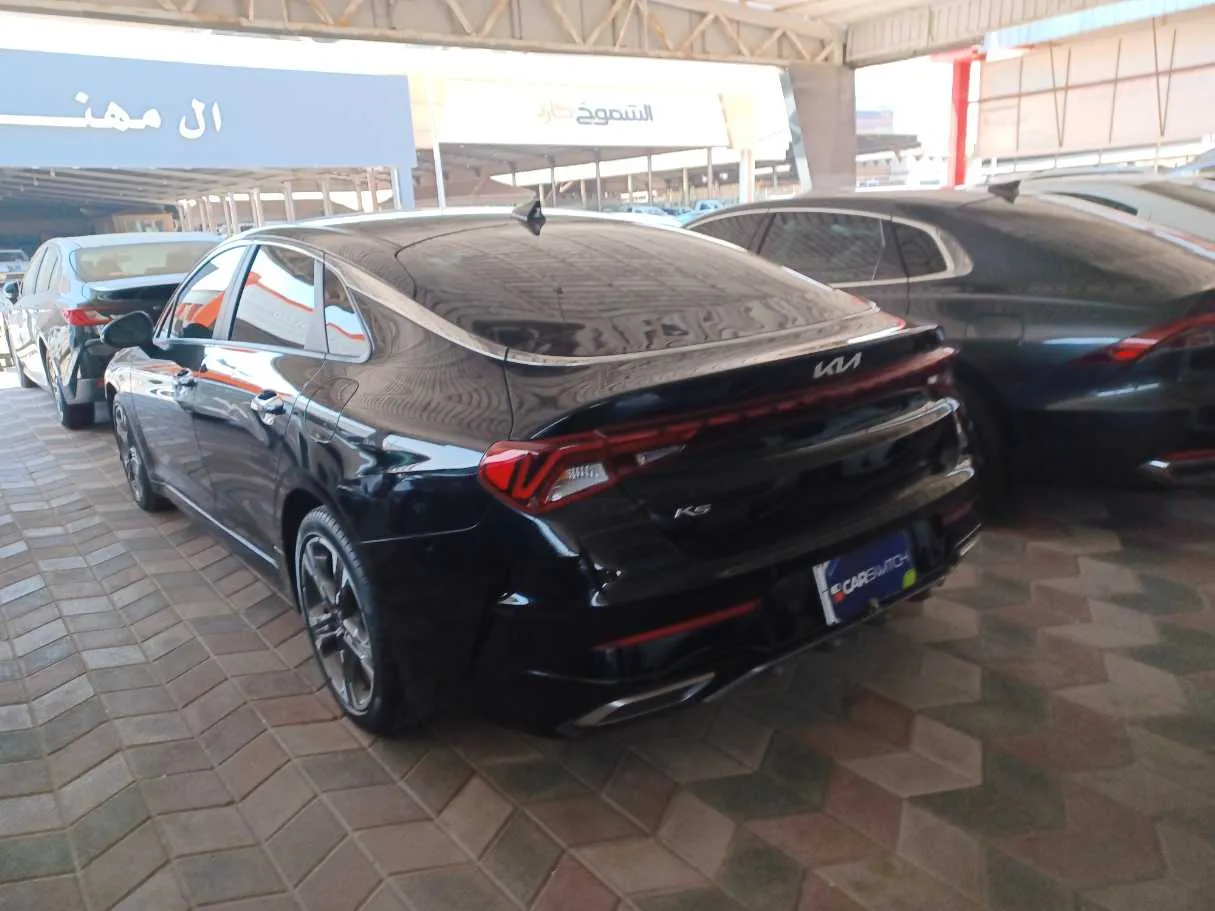 Car image 6