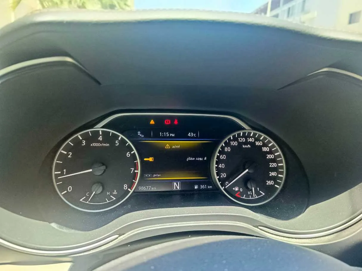 Car image 30