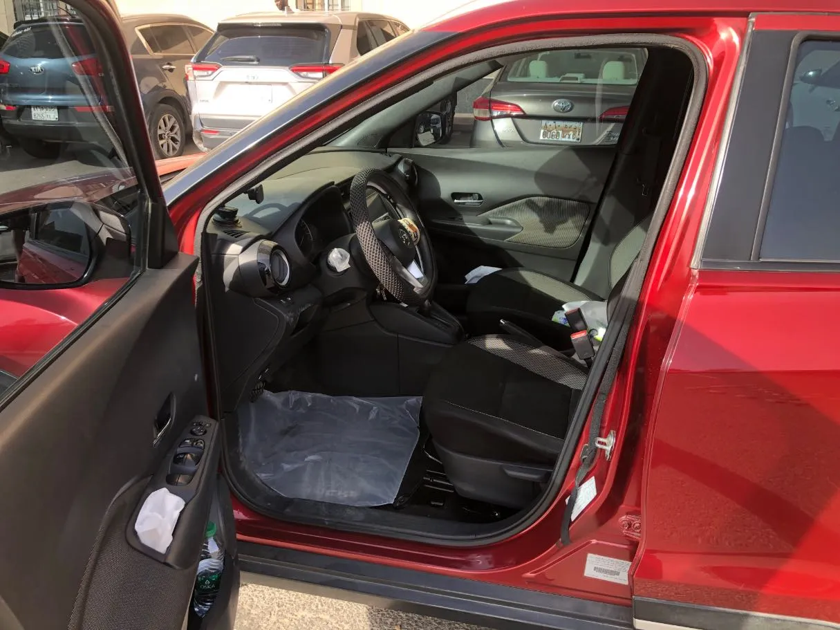 Car image 11