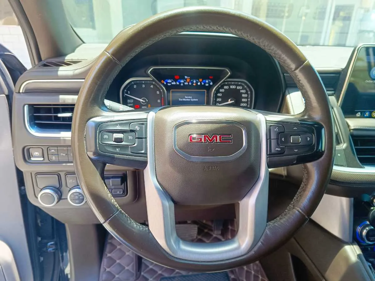 Car image 23