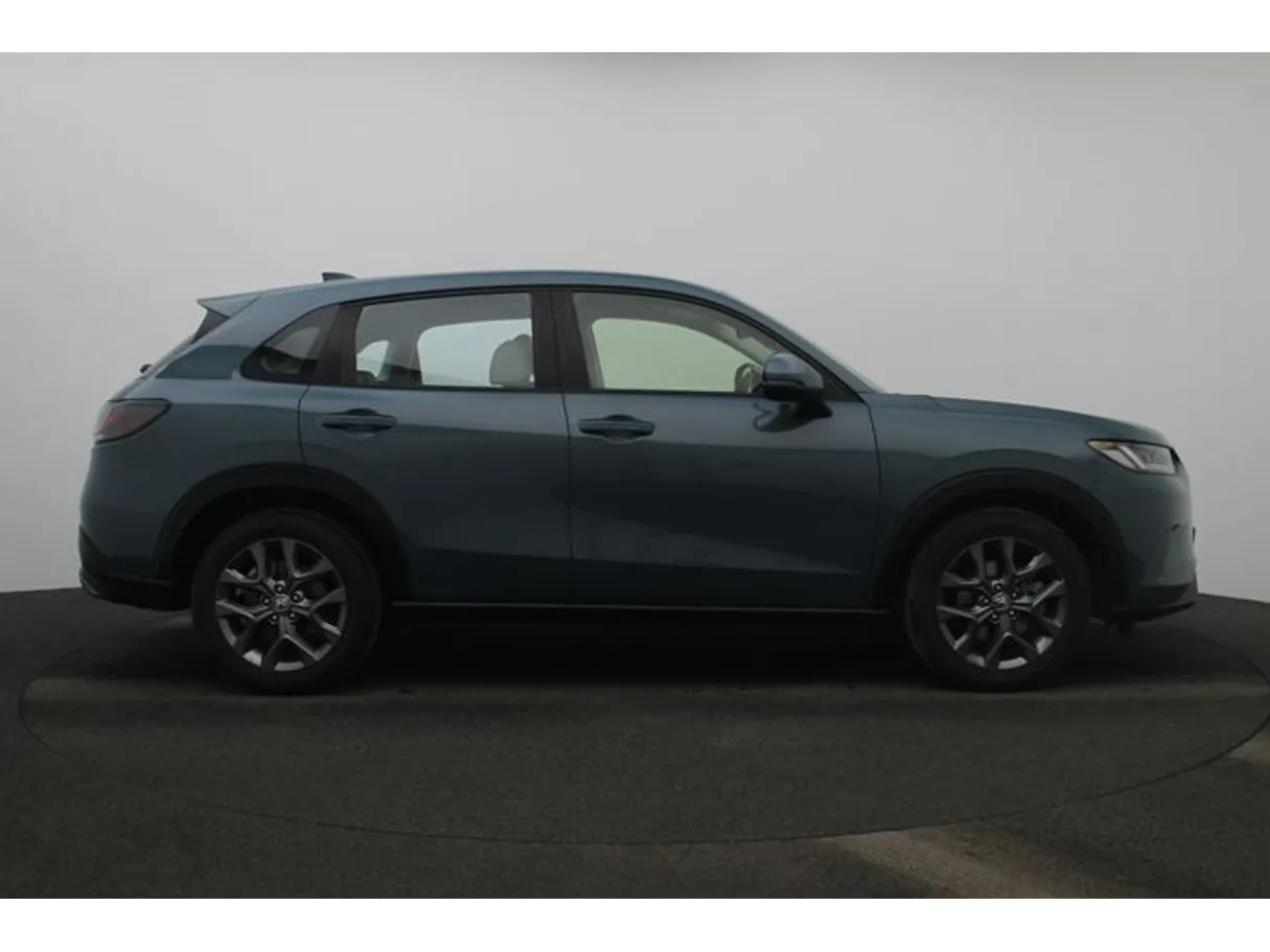 Car image 13