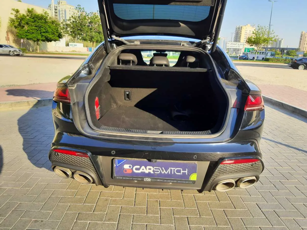 Car image 19