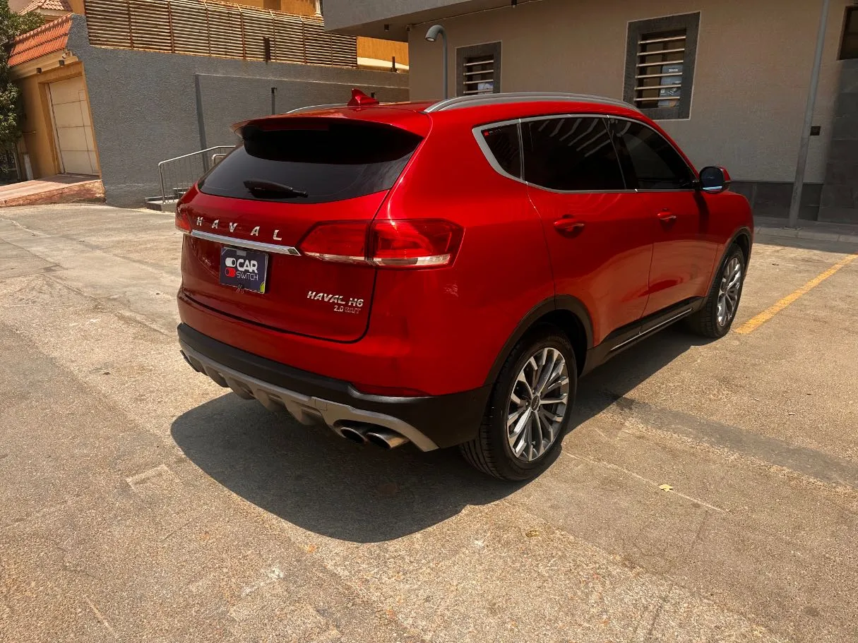 Car image 5