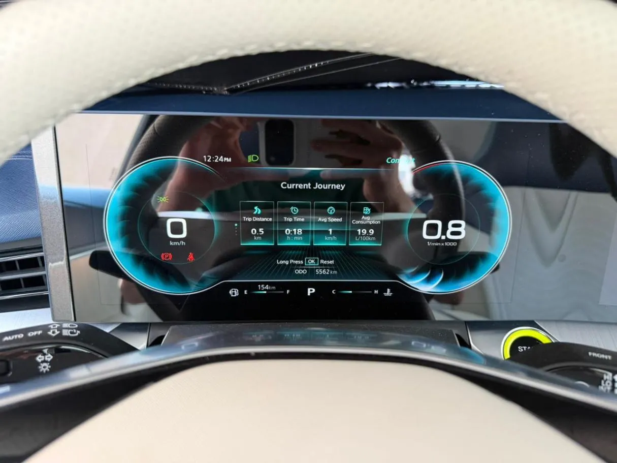Car image 24