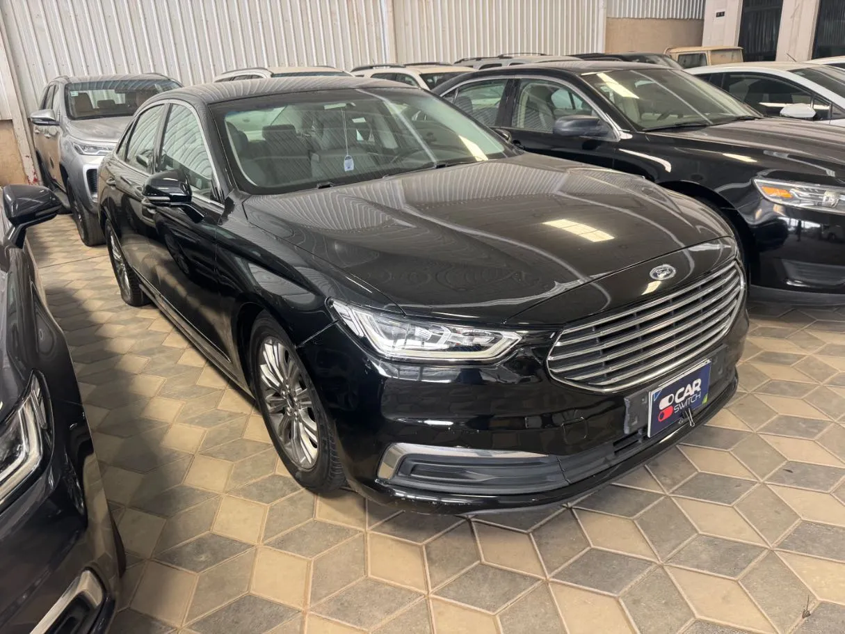 Car image 3