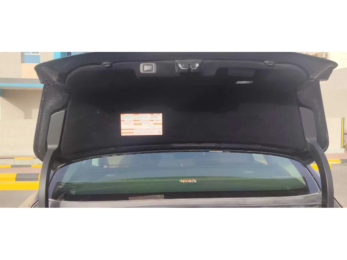 Car image 32