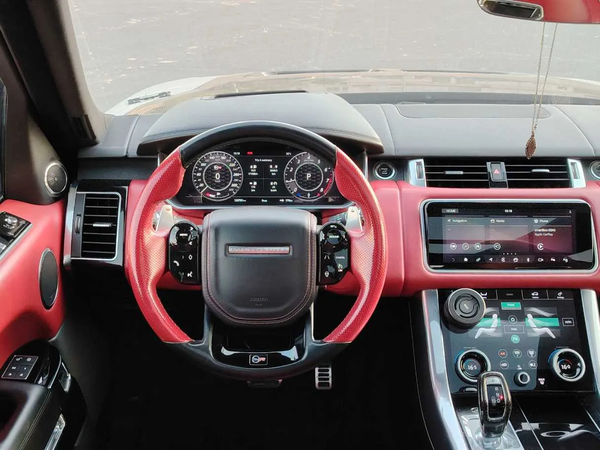 Car image 26