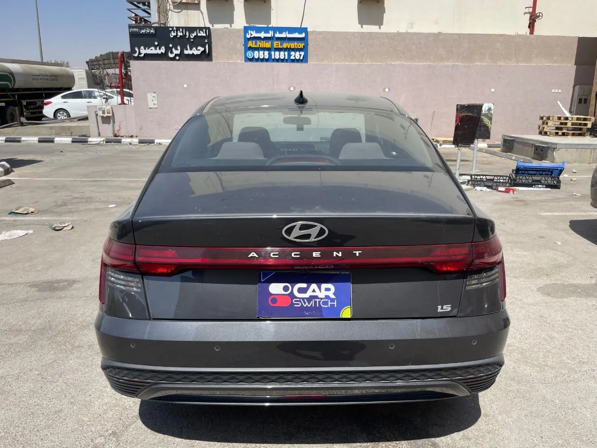 Car image 6